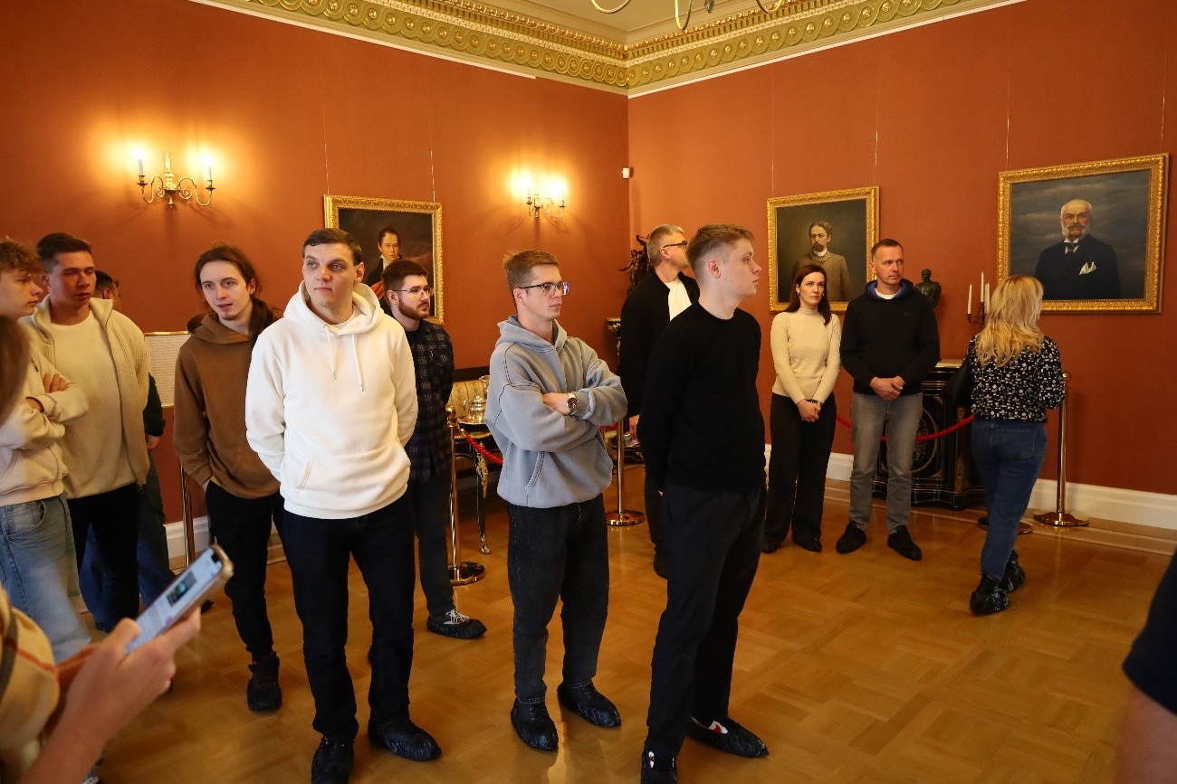 Второй слайд