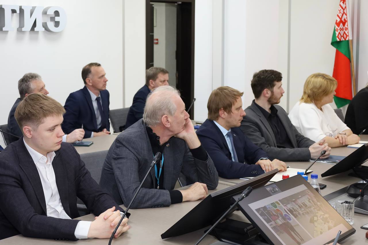 Первый слайд