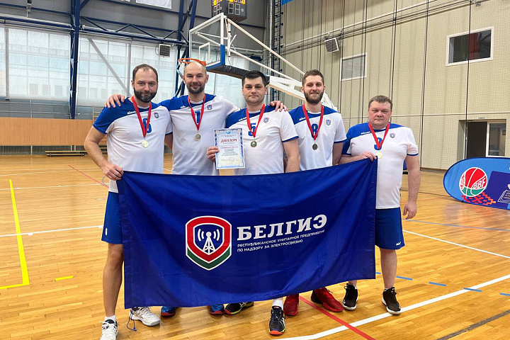 Команда БелГИЭ – победители соревнований по стритболу!